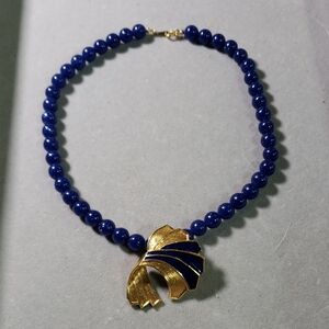 Vintage Avon Elegant Blue and Gold Necklace